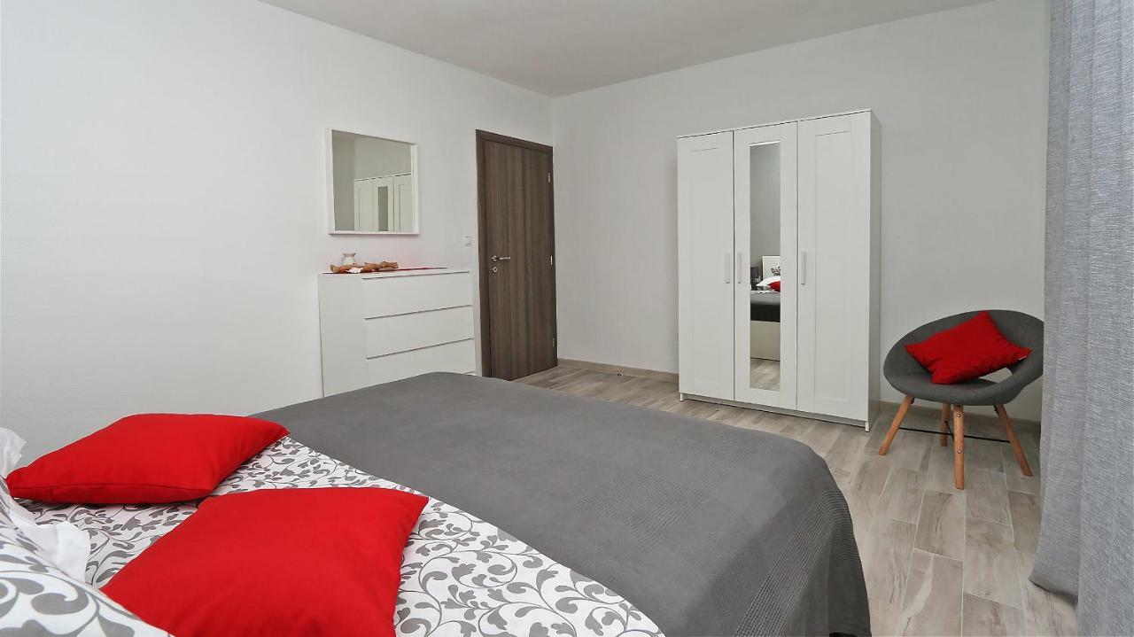 Modern Apartments Iva Makarska Exterior foto