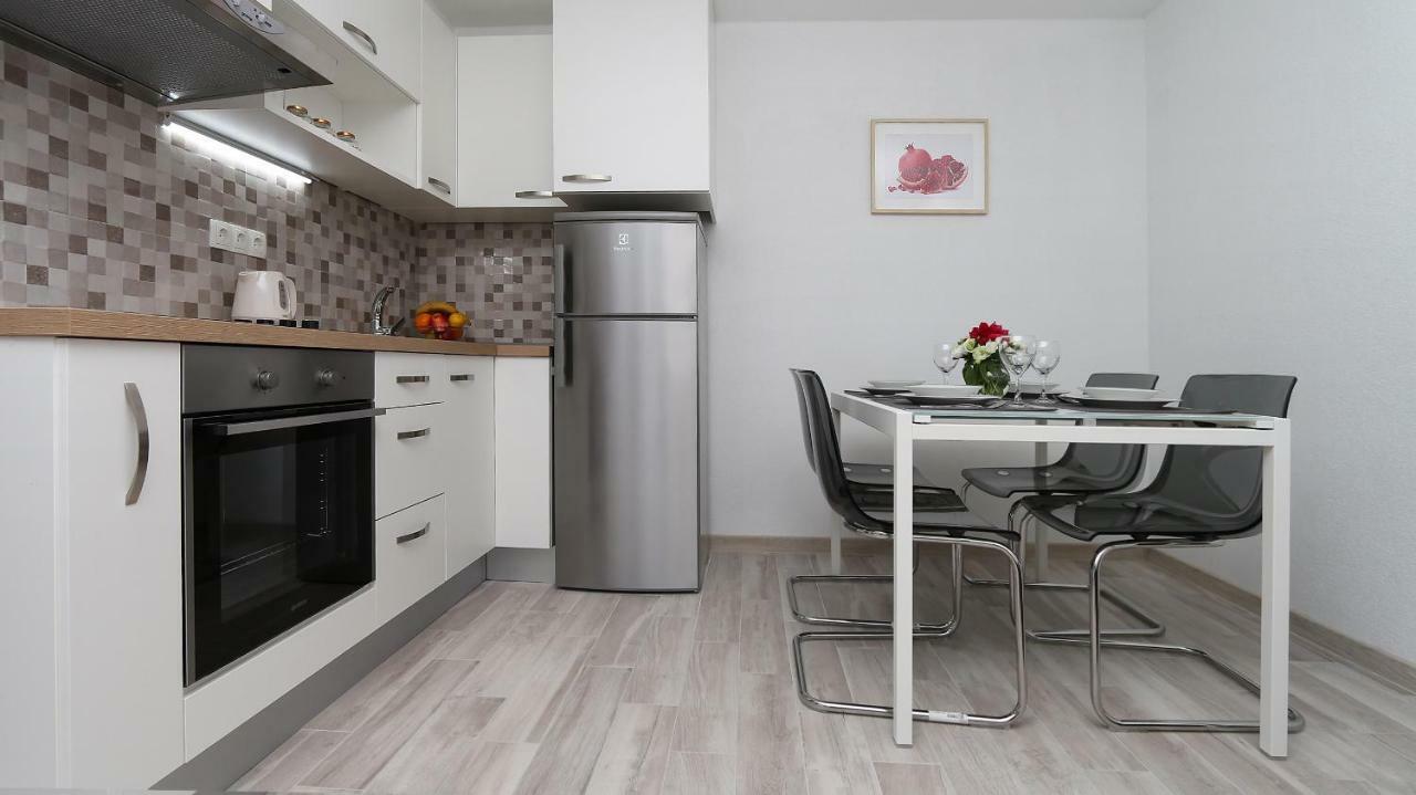Modern Apartments Iva Makarska Exterior foto